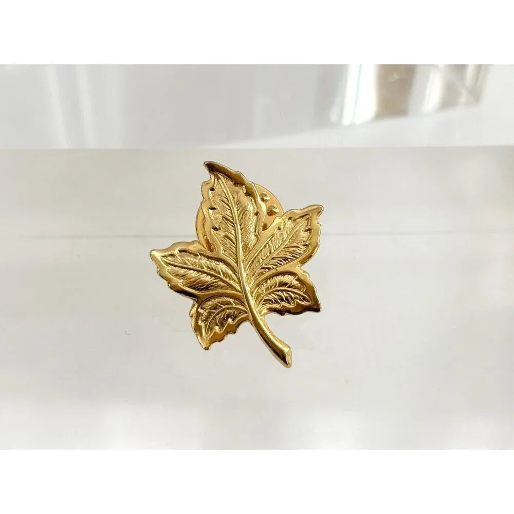 Leaf Shaped Textured Gold Toned Vintage Cute Costume Jewelry Brooch | Lapel Pin